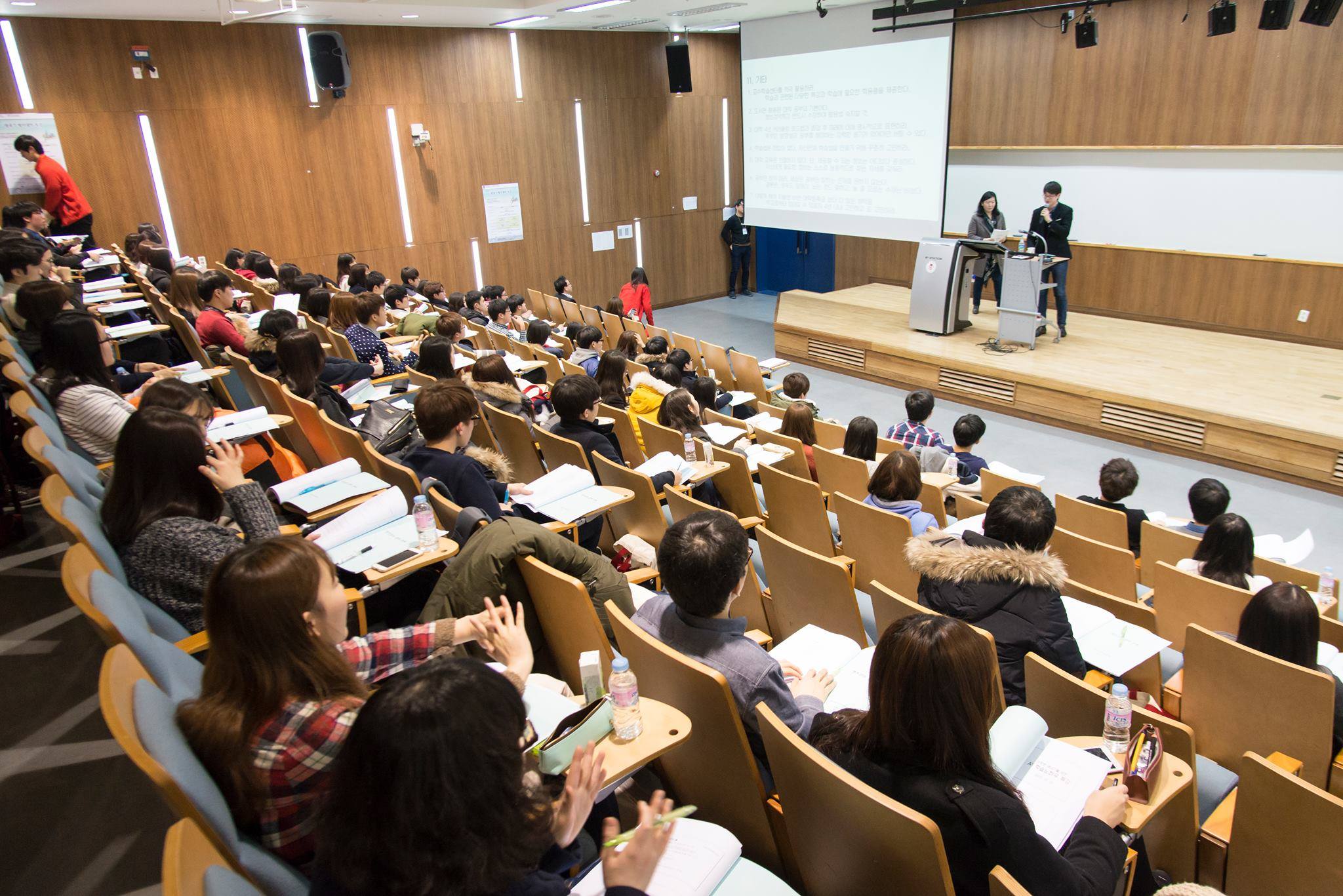 Chuyên cần là yếu tố rất quan trọng khi đi du học Hàn